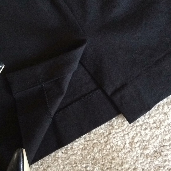 Beautiful Black Banana Republic skirt size 10P - Picture 6 of 7